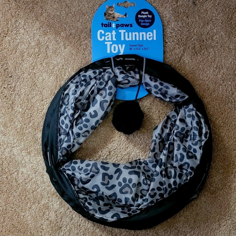Cat Tunnel Toy Small .. New w/ Tag!